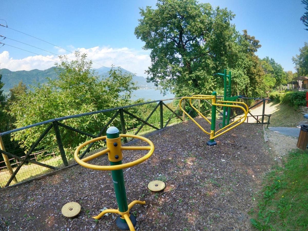 Weekend Glamping Resort San Felice del Benaco Bagian luar foto