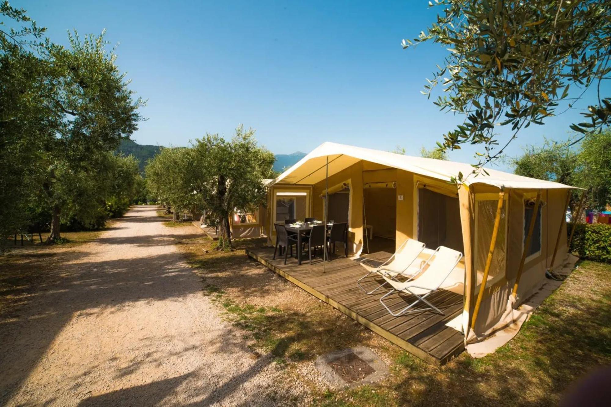 Weekend Glamping Resort San Felice del Benaco Bagian luar foto