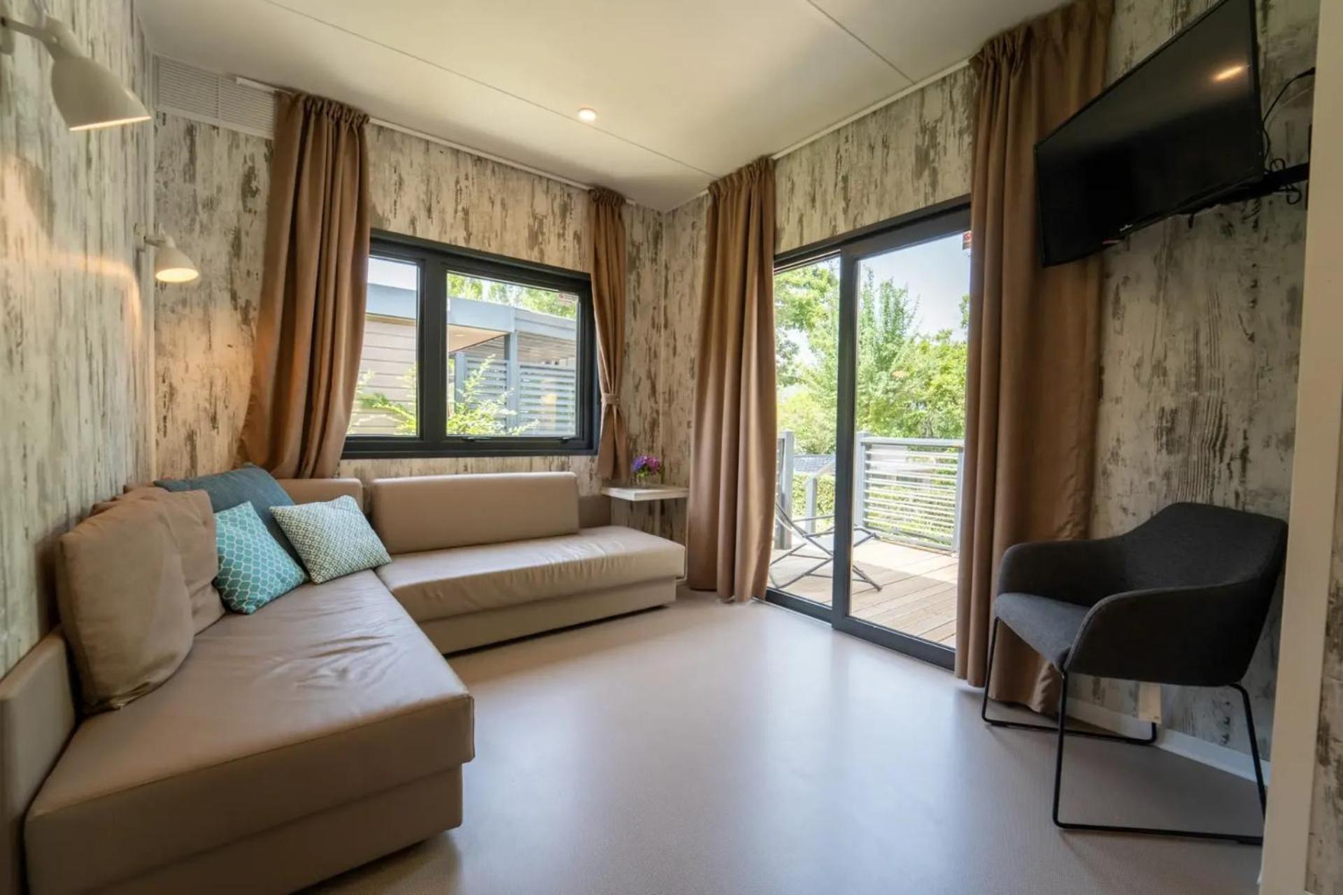 Weekend Glamping Resort San Felice del Benaco Ruang foto