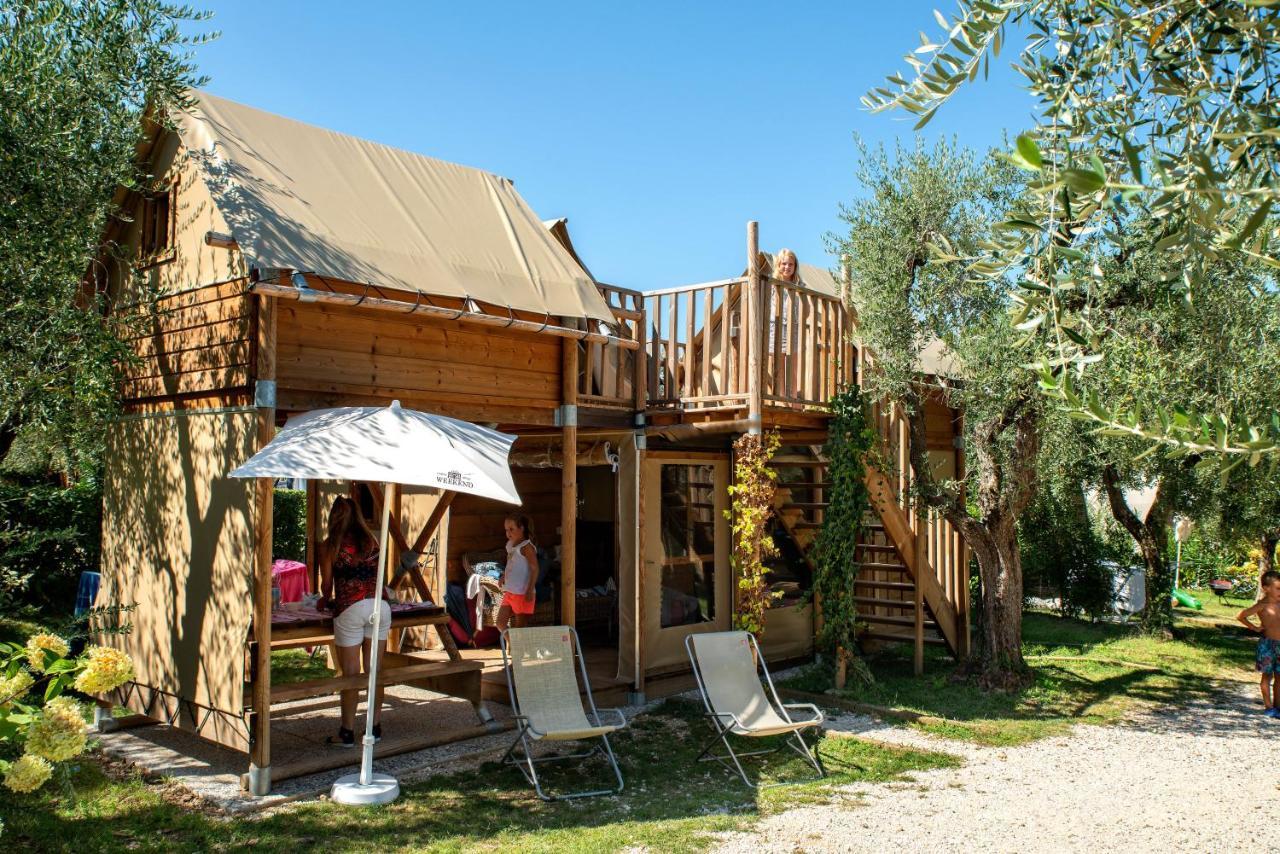 Weekend Glamping Resort San Felice del Benaco Bagian luar foto